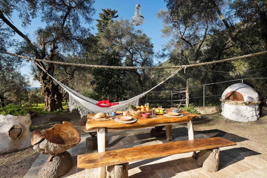 Vila Margaritis'S Treehouse Paramonas  Exteriér fotografie