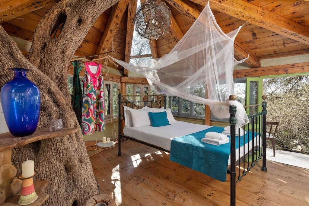 Vila Margaritis'S Treehouse Paramonas  Exteriér fotografie