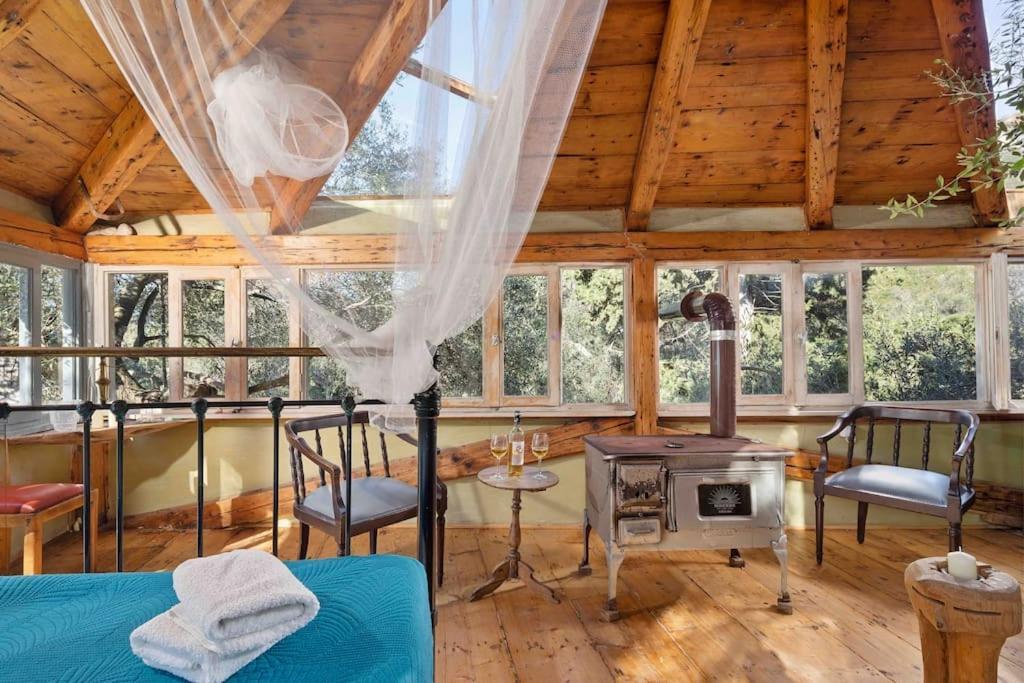 Vila Margaritis'S Treehouse Paramonas  Exteriér fotografie